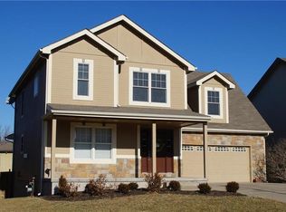 1100 Tamarisk Dr, Leavenworth, KS 66048