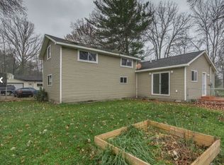 2728 N Stark Rd, Midland, MI 48642