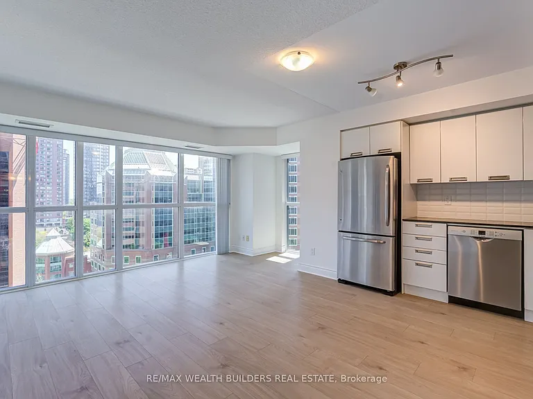 28 Ted Rogers Way #1212 — Photo 18