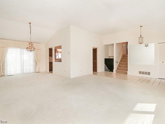 5th image of 26958 Chapel Hill Dr