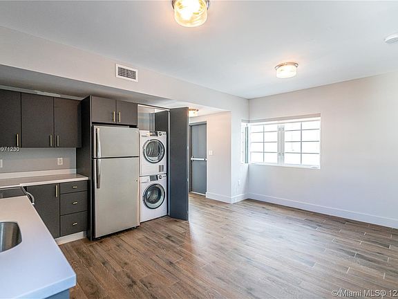 4th image of 1567 Meridian Ave #18
