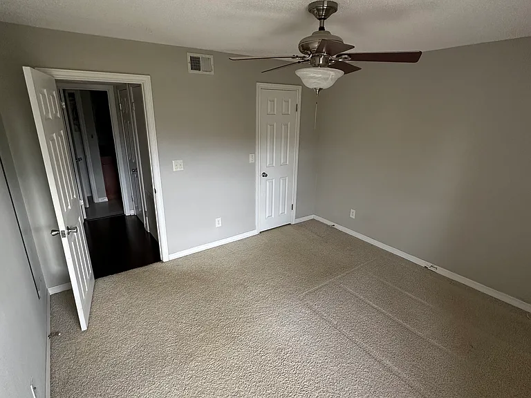 10200 Gandy Blvd #337 — Photo 6