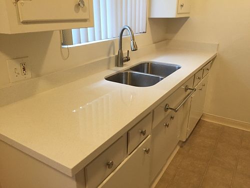 4th image of 924 N Stanley Ave APT 01