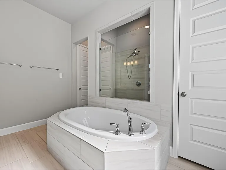 15330 Legacy Park Way — Photo 29