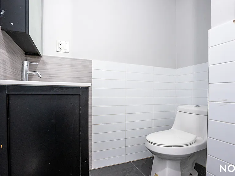 375 Vernon Ave #1 — Photo 7