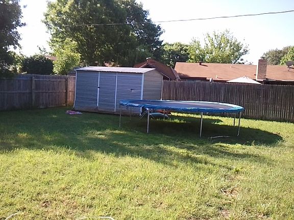 2nd image of 1712 Mulberry Dr