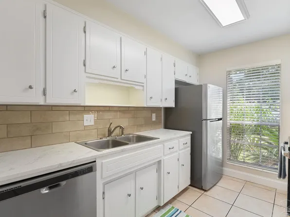 8101 Tippin Ave APT F, Pensacola, FL 32514