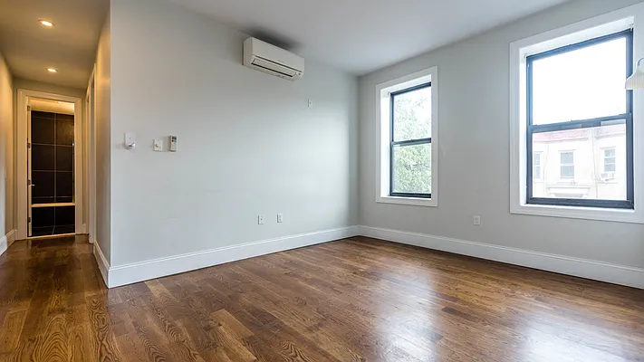 Rented by Nooklyn NYC LLC | media 45