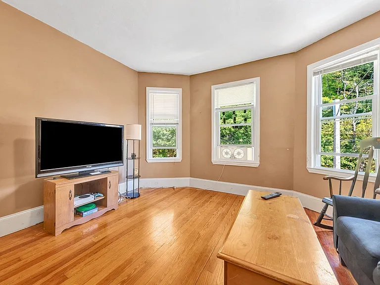 22 Fisher Ave #3 — Photo 2