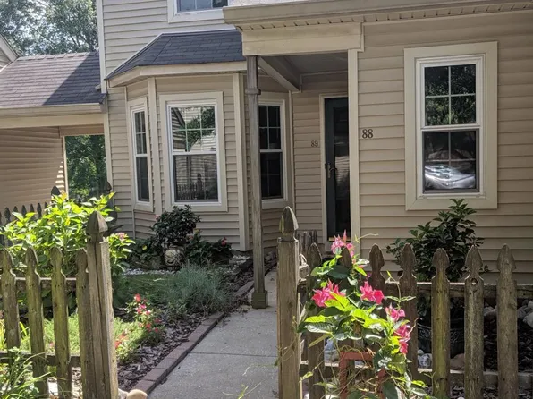 89 Woodlake Dr, Marlton, NJ 08053