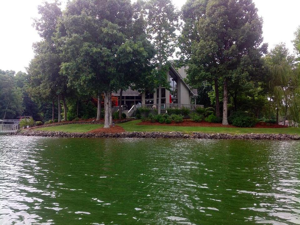 1st image of 76 Pine Crest Cir