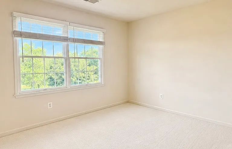 43520 Lucketts Bridge Cir — Photo 22