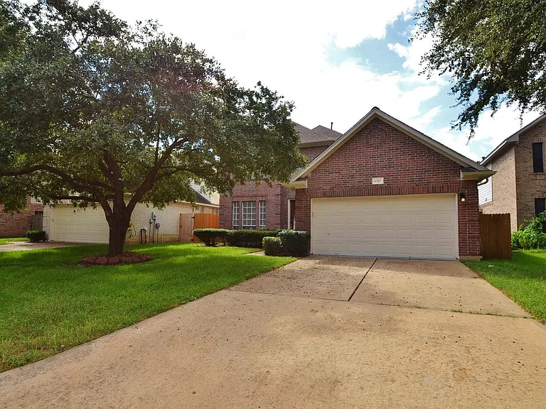 6747 Cleft Stone Dr — Photo 2