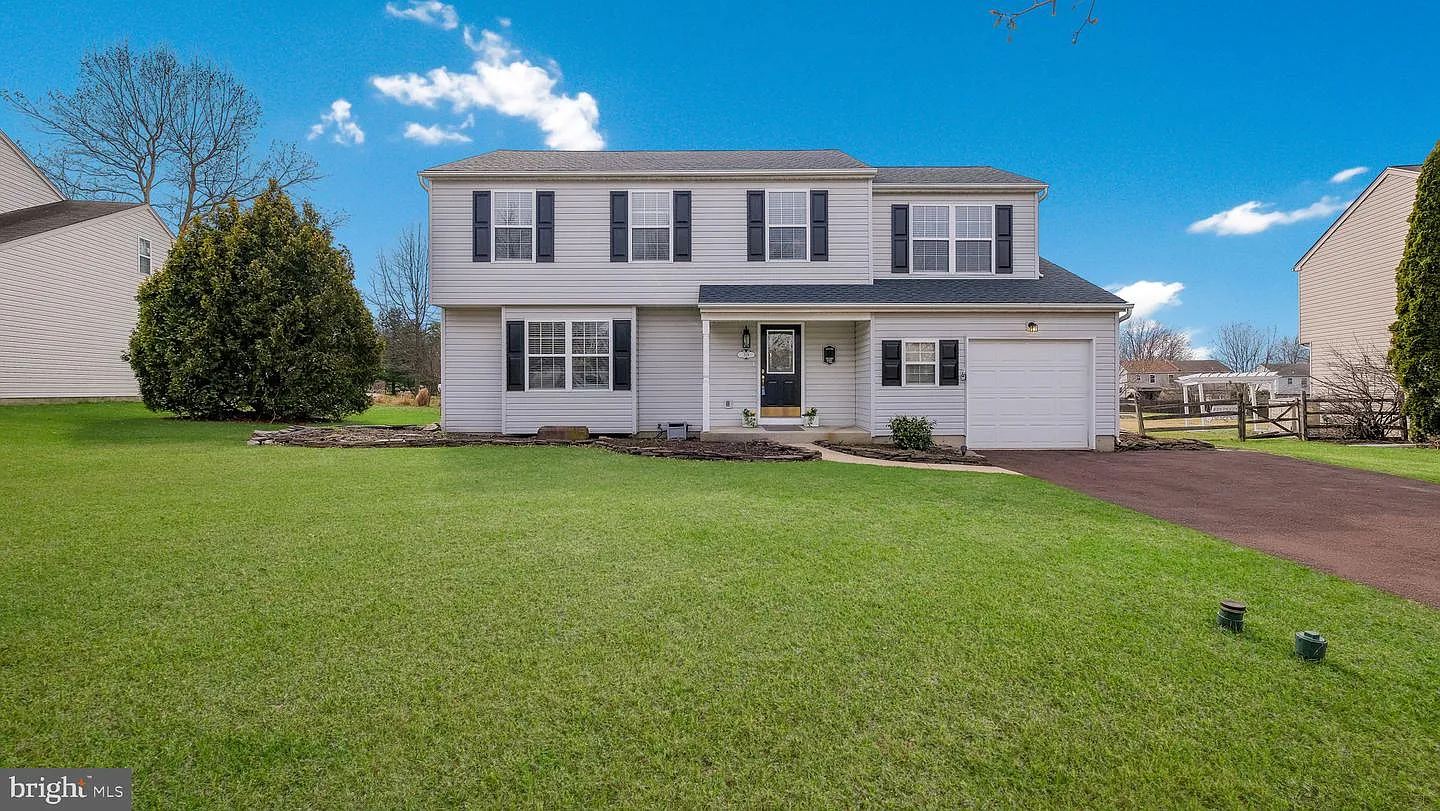 109 Parkside Dr photo 1