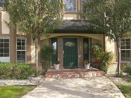 3rd image of 1721 Country Dr