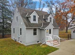 417 Independence Ave S, Clarks Grove, MN 56016