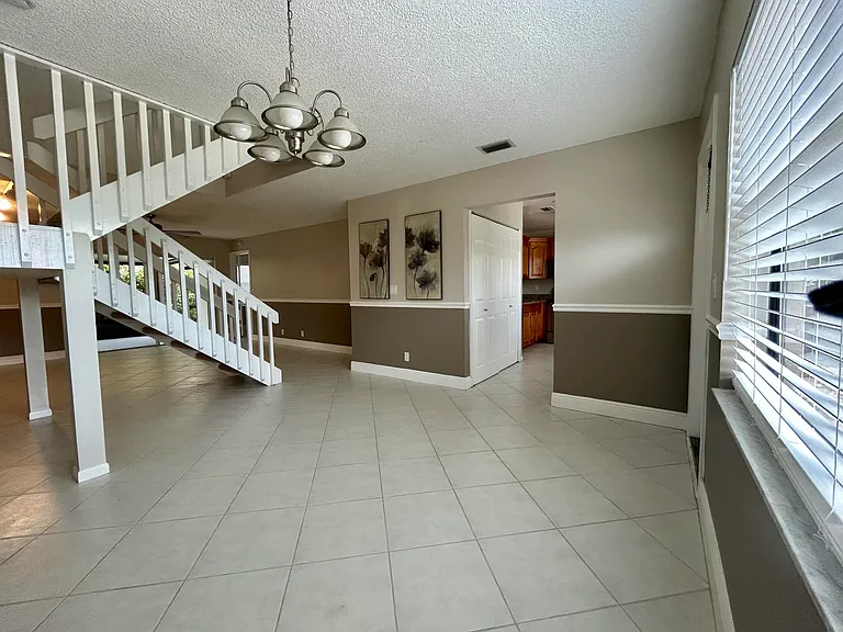 16415 Berry Way — Photo 4