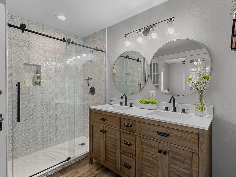 633 Virginia Dr — Photo 31