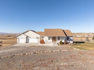 423 Foxridge Dr, Spring Creek, NV 89815