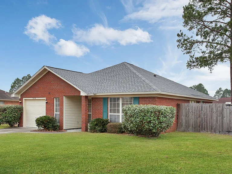 2115 Walberg Dr — Photo 6