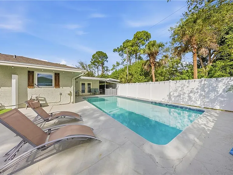 2473 Poinciana St — Photo 25