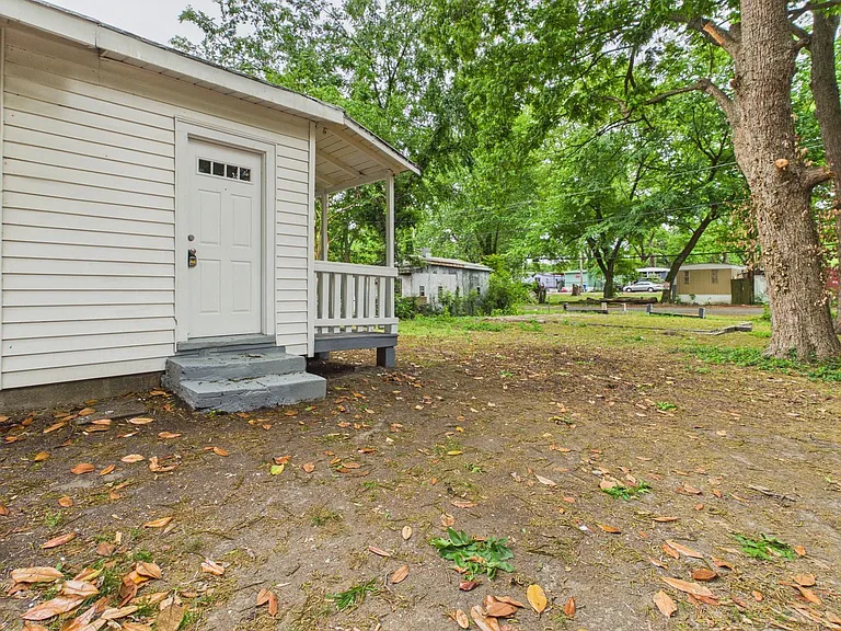 2412 Concord Ave — Photo 26