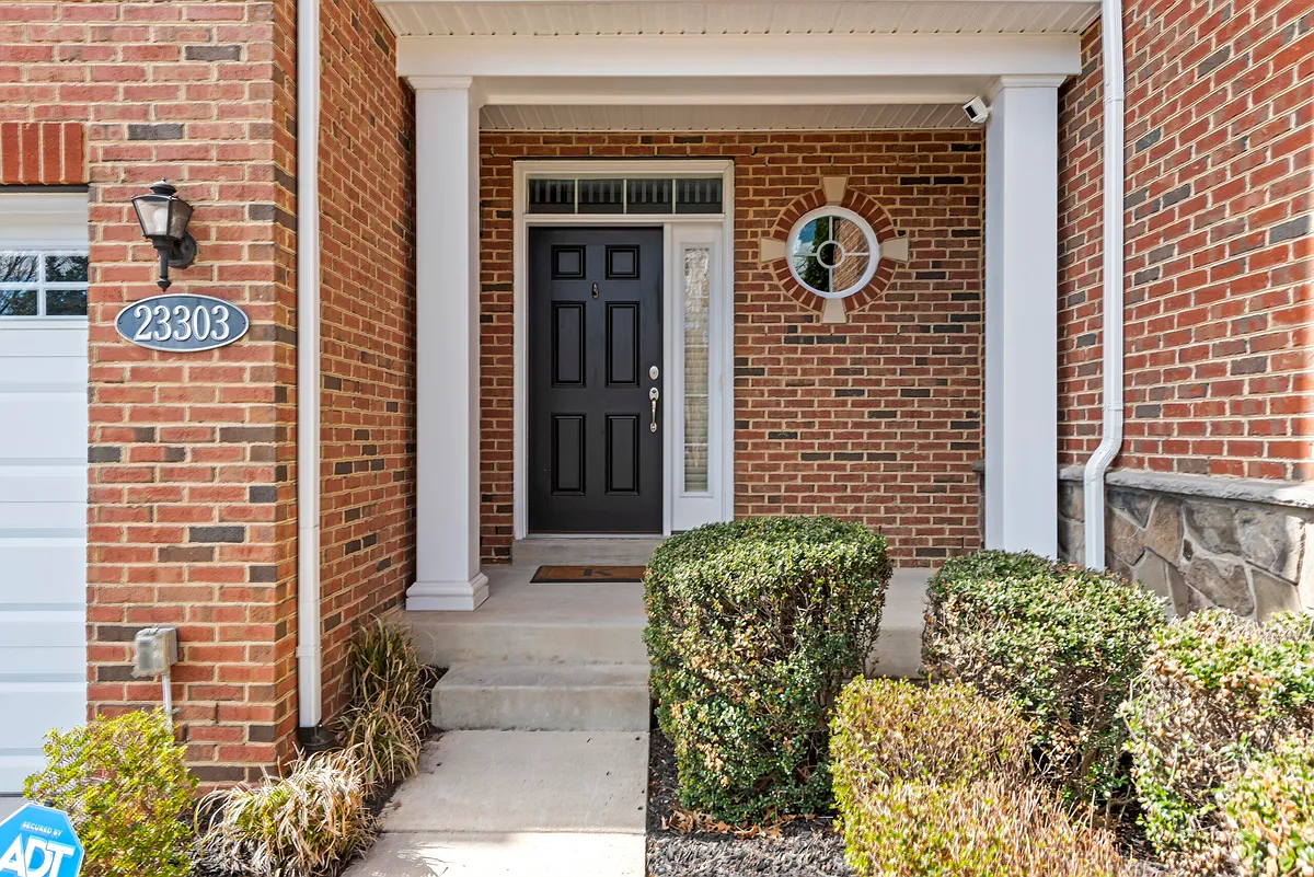 Building Photo - 23303 Mount Middleton Sq