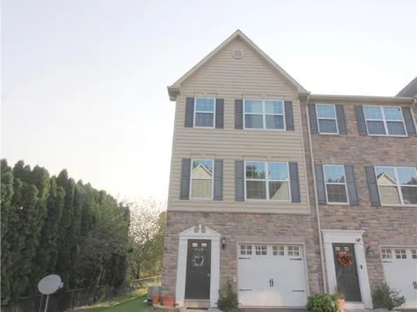 1529 Brookstone Pl, Hellertown, PA 18055