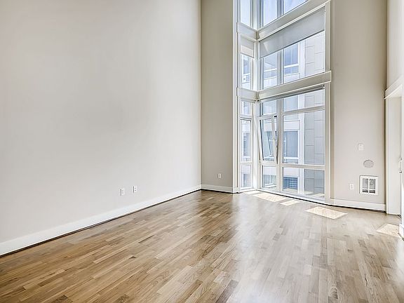 3rd image of 699 John St Unit 711