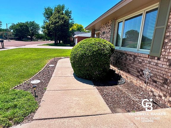 3rd image of 1505 Labrador Blvd