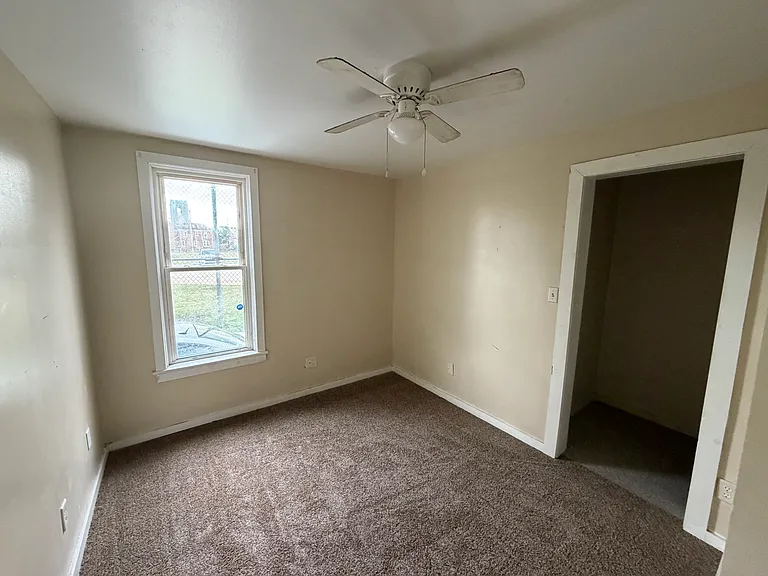 818 E 2nd St #2 — Photo 3