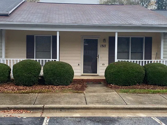 2 bed, 972 sqft, $1,325 — Photo 1