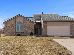 5240 N 100 E, Howe, IN 46746