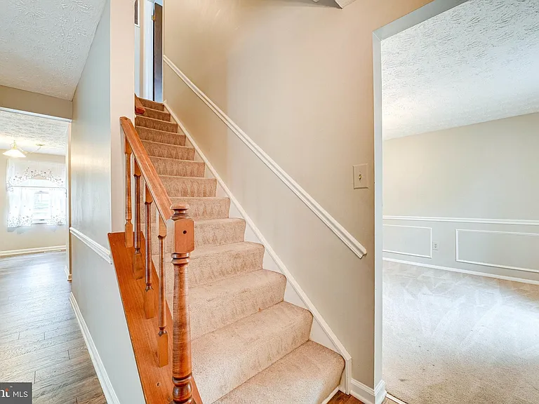 3381 Monarch Ln — Photo 27
