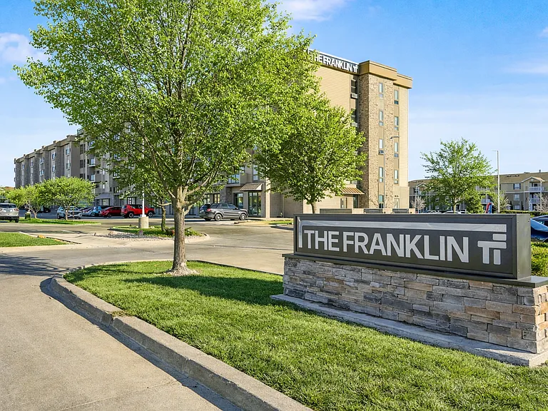 The Franklin Apartments — Photo 44