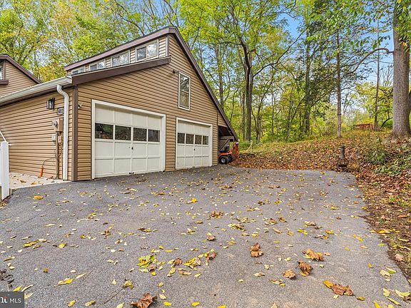 5th image of 6012 River Rd