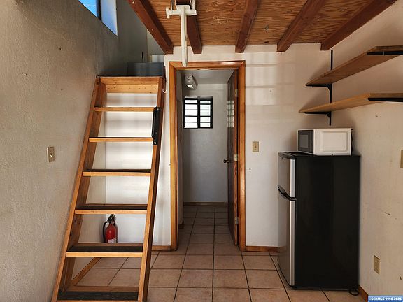 3rd image of 4521 Mountain View Ln