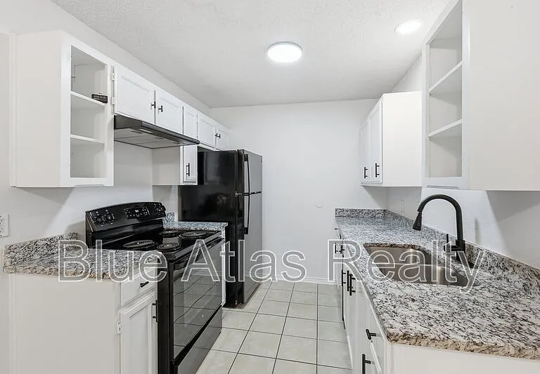 6340 Mark Ct — Photo 2