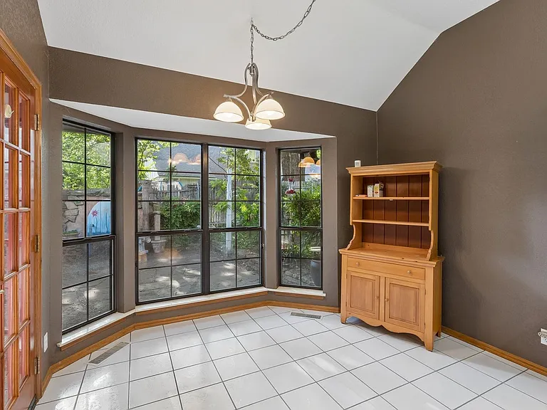 1820 Chelsea Dr — Photo 18
