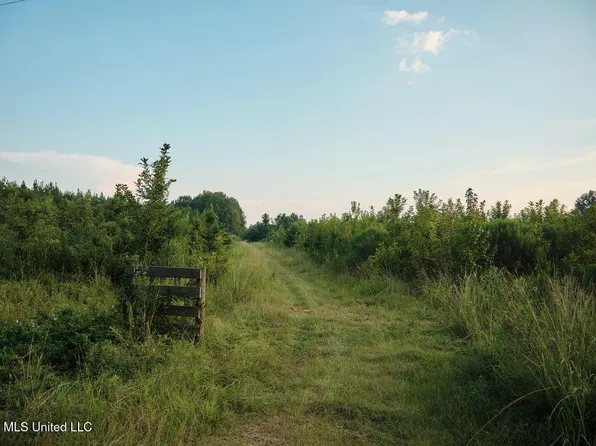 911 Smith Rd #563, Pulaski, MS 39152