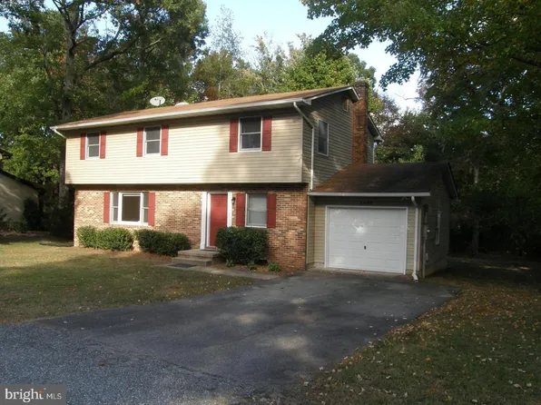 21690 Galatea St, Lexington Park, MD 20653