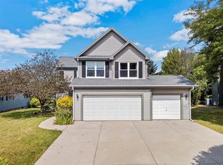 1270 Swallow Rd, Waukesha, WI 53189