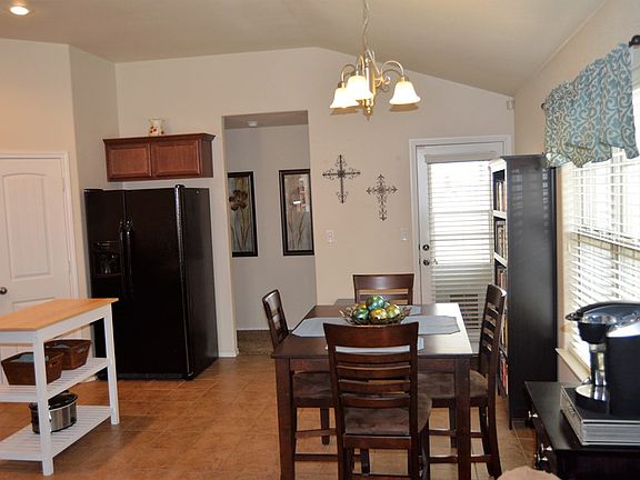 3rd image of 304 E 99th St