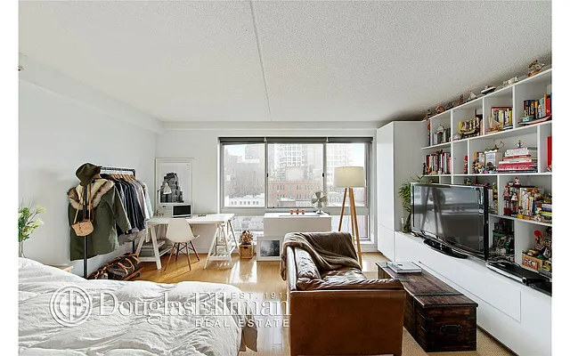 Rented by Douglas Elliman | media 42