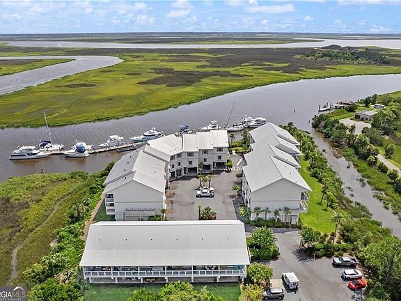 3rd image of 26 Hidden Harbor Rd