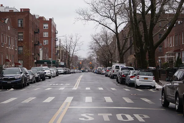 Rented by Norman Raindel, LREB | media 25