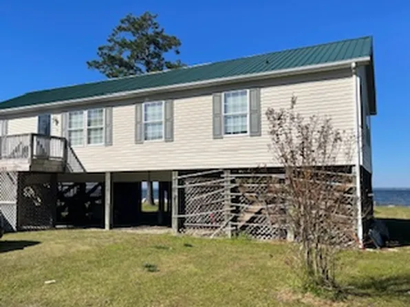 1537 Belangia Rd, Havelock, NC 28532