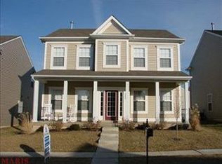 2020 Village Glen Dr, Wentzville, MO 63385