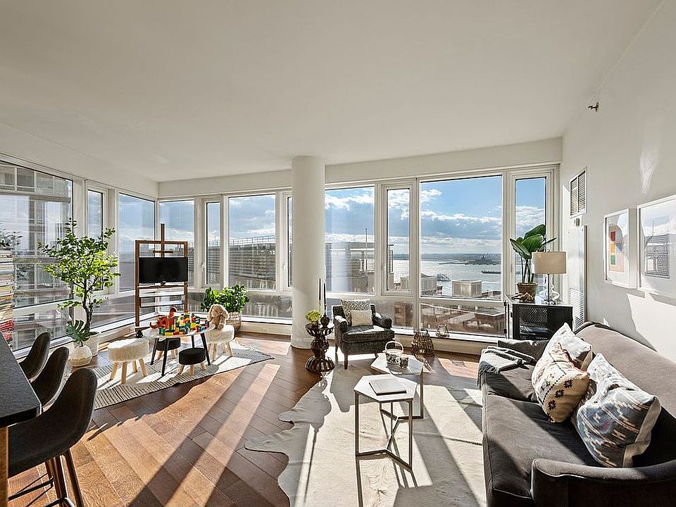 1st image of 70 Little St W #12E