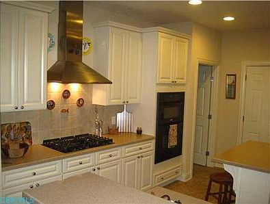 3rd image of 985 Starlight Ln
